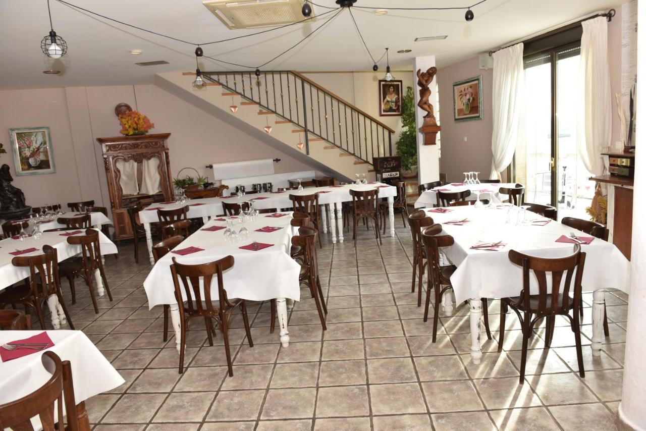 Hotel Rural El Castillo Larraga Екстериор снимка